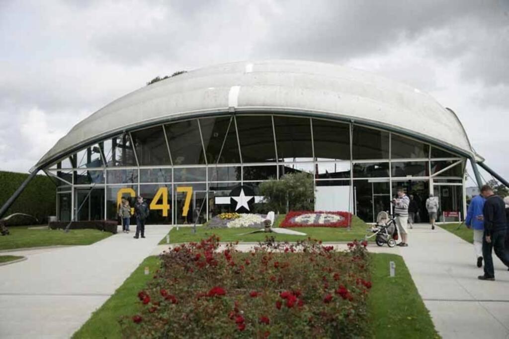 Gite Le C-47 Proche Des Plages Du Debarquement Sainte-Mère-Église Exterior foto